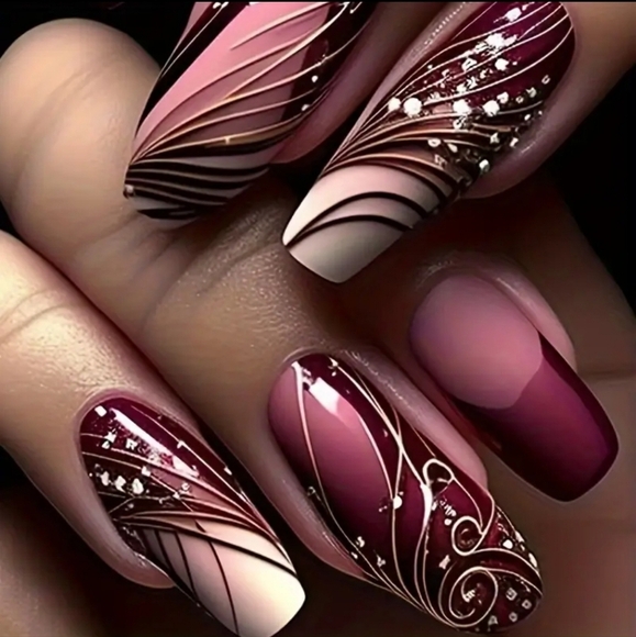 24 Pieces Fake Press On Nails - Picture 1 of 5